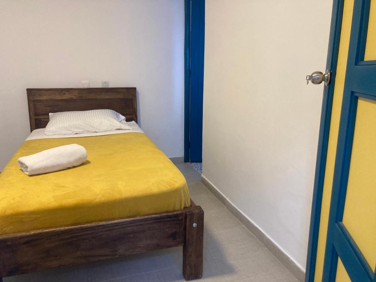 בוגוטה Hostal Casa Lantana La Candelaria מראה חיצוני תמונה