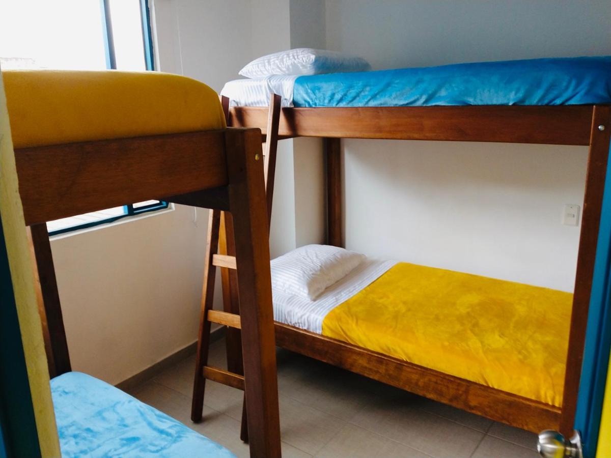 בוגוטה Hostal Casa Lantana La Candelaria מראה חיצוני תמונה