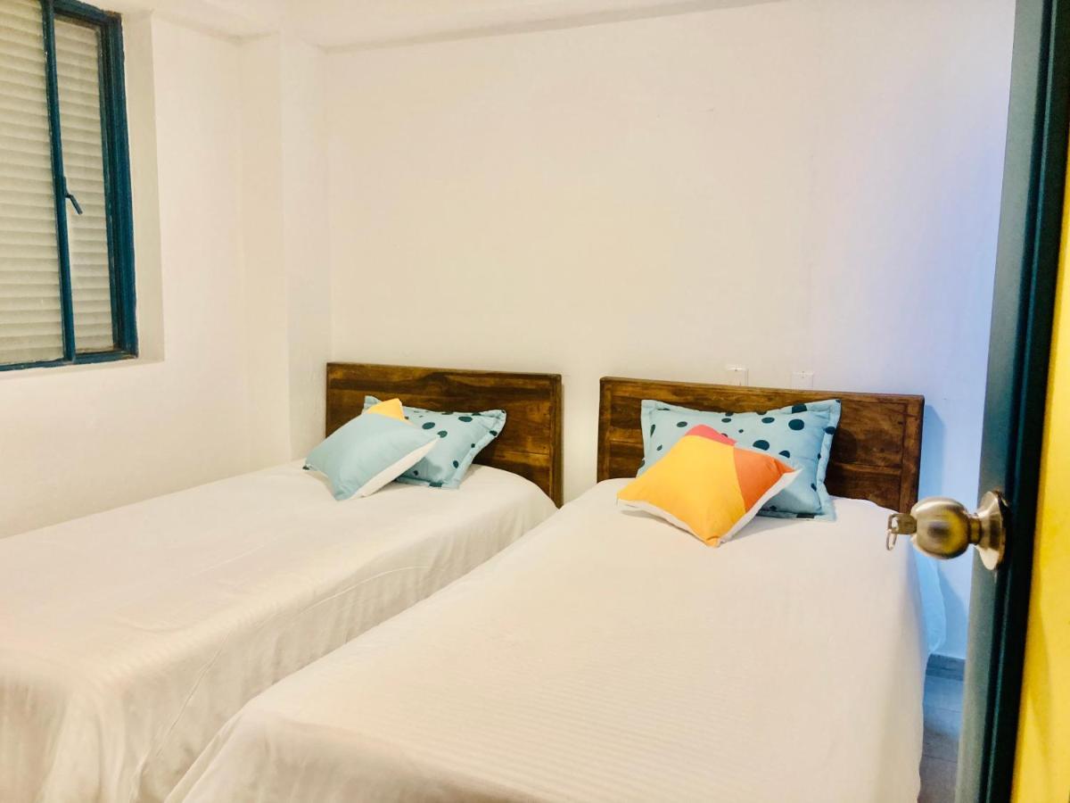 בוגוטה Hostal Casa Lantana La Candelaria מראה חיצוני תמונה